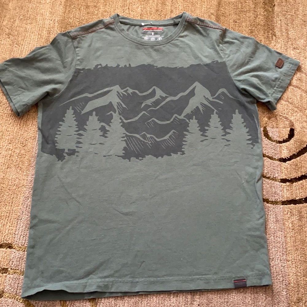 ~Hawks & Co~ Green “Mountain & Evergreens” T-Shirt